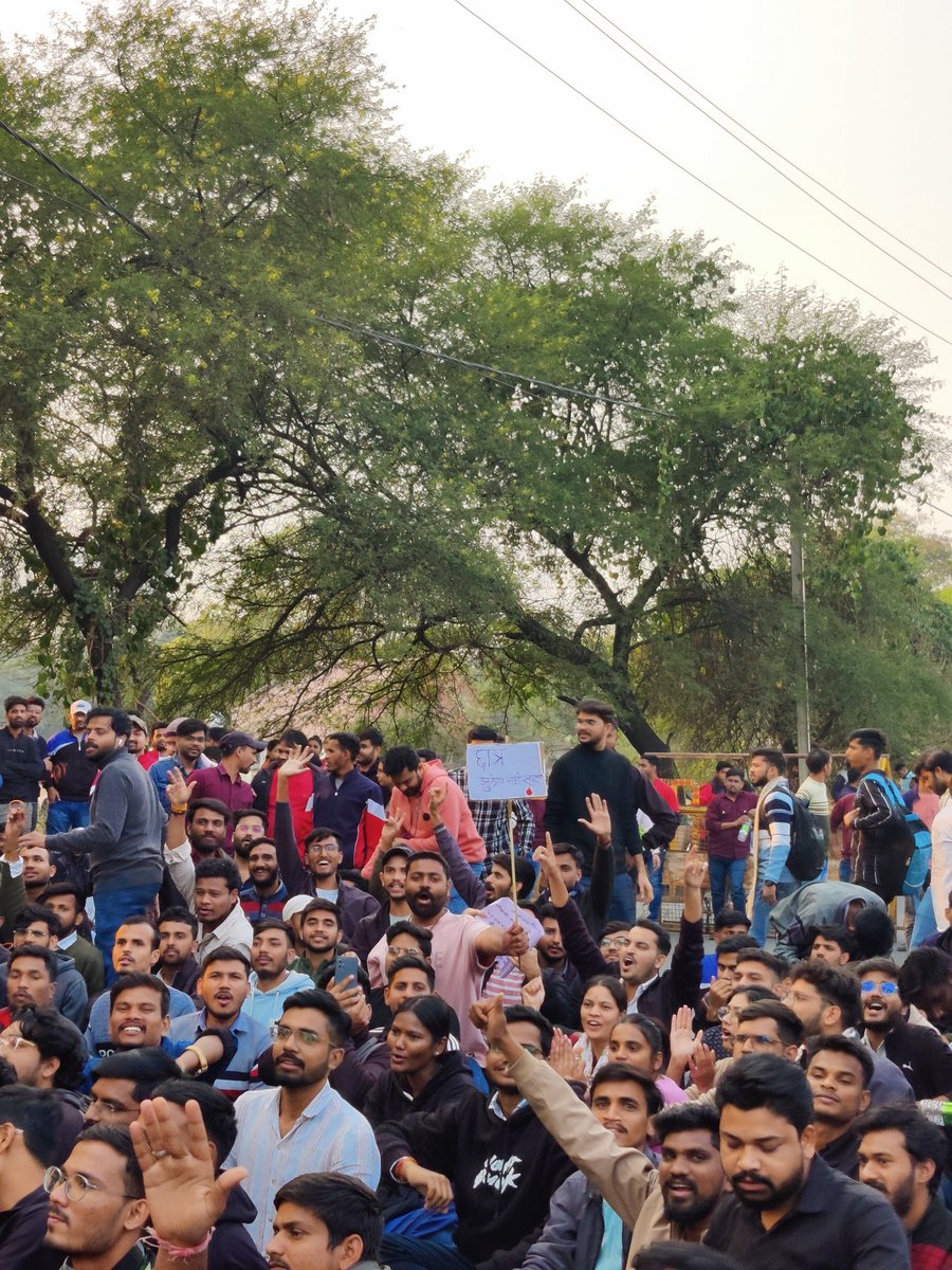 vikasvermaindia's tweet photo. छात्र झुकेगा नहीं...

#MPPSC_PROTEST https://t.co/9K5V3Kl9cV