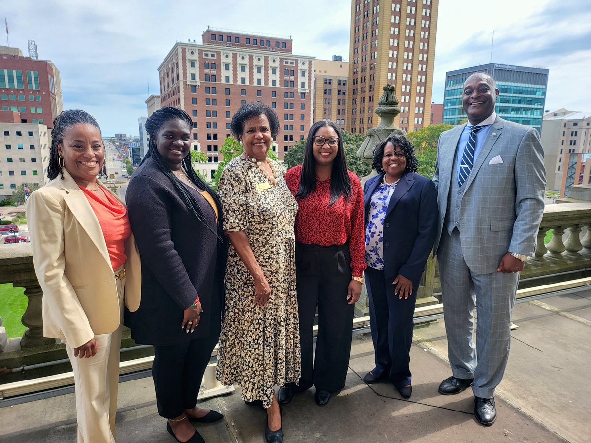 marcus4polytics's tweet photo. On behalf of the Black Mayors of Michigan, we want to thank Chairman Senator @SarahAnthony517 for leading when times are filled with turbulence and turmoil. No good deed goes unpunished. The ordinary people are counting on your leadership. #BudgetingIsPower https://t.co/wqiTHkAXlM