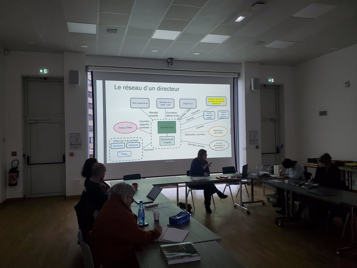 archives_94 (@archives_94) on Twitter photo Enfin, Magalie Moysan, MCF en #archivistique à <a href="/UnivAngers/">Université d'Angers</a>, <a href="/TEMOS_histoire/">Temps, Mondes, Sociétés</a>, montre l'intérêt d'interroger les archives sous l'angle de leur circulation 🚦. Appliqué à 2 boîtes d'un ex directeur d'<a href="/HPEVM/">Hôpitaux Paris Est Val de Marne</a> sur le #SIDA 🩸, on suit tous les enjeux de la diffusion de l'information 🗣️ Enfin, Magalie Moysan, MCF en #archivistique à <a href="/UnivAngers/">Université d'Angers</a>, <a href="/TEMOS_histoire/">Temps, Mondes, Sociétés</a>, montre l'intérêt d'interroger les archives sous l'angle de leur circulation 🚦. Appliqué à 2 boîtes d'un ex directeur d'<a href="/HPEVM/">Hôpitaux Paris Est Val de Marne</a> sur le #SIDA 🩸, on suit tous les enjeux de la diffusion de l'information 🗣️