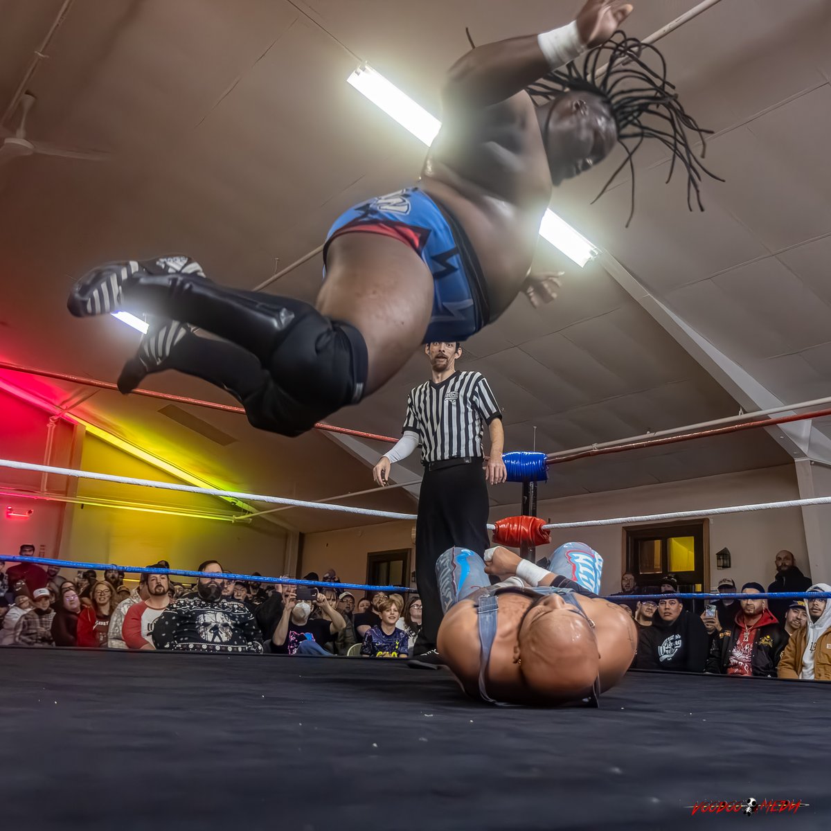 vmpix1's tweet photo. Match 4 - Limitless Championship Match - Action Round 2
@ThaReal_DC vs @CalvinTankman

@LWMaine #LimitlessRumble - 12/14/24
#indiewrestling #limitlesswrestling #wrestlingphotography https://t.co/WS15a2wnJf
