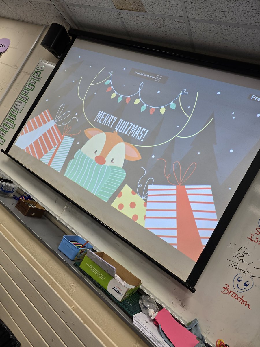CD_HSC_WCSA's tweet photo. Celebrating Christmas Unit 4 style.... Y13 showed some great knowledge in their Xmas Quiz today! 
Revision over Brussels sprouts this Xmas! Let's smash the exam in January! 
🎄 🤶 🎅 https://t.co/pWijRdbawQ