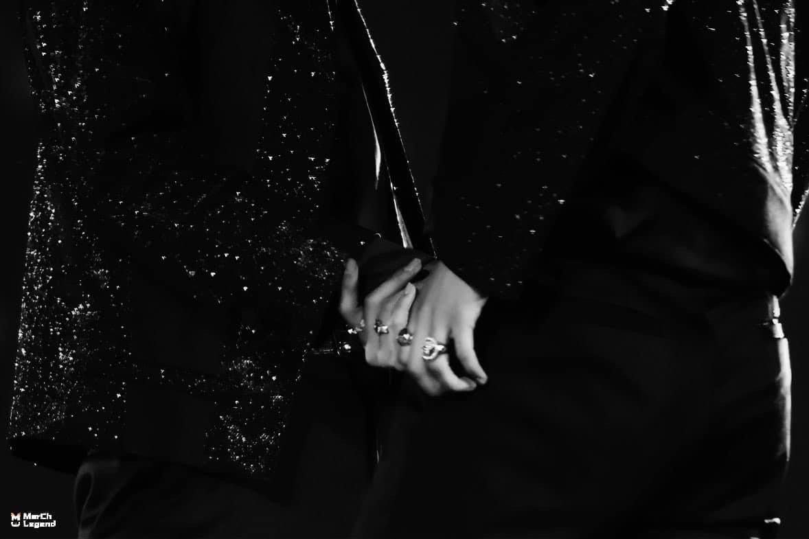 sabzwriting's tweet photo. markhyuck few tweets au

my plus one. https://t.co/Mf8JdNMhus