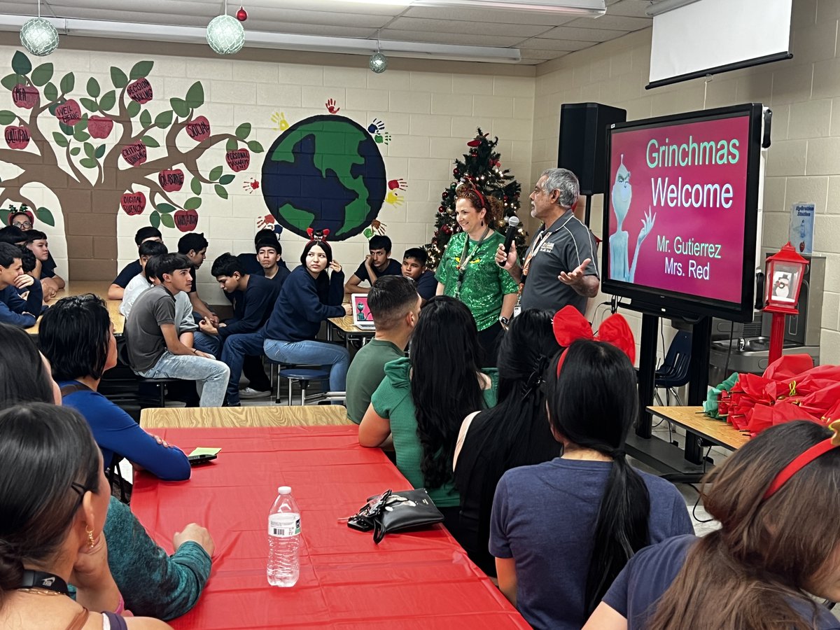 DJGaleana7's tweet image. Students and parents had  a wonderful time @IandGCenter this past week as we celebrated and shared the ongoing educational #projects that our students have been working on. @gutiexfer @McAllenISD @CityofMcAllen #studentprojects #positivechange #selfesteem