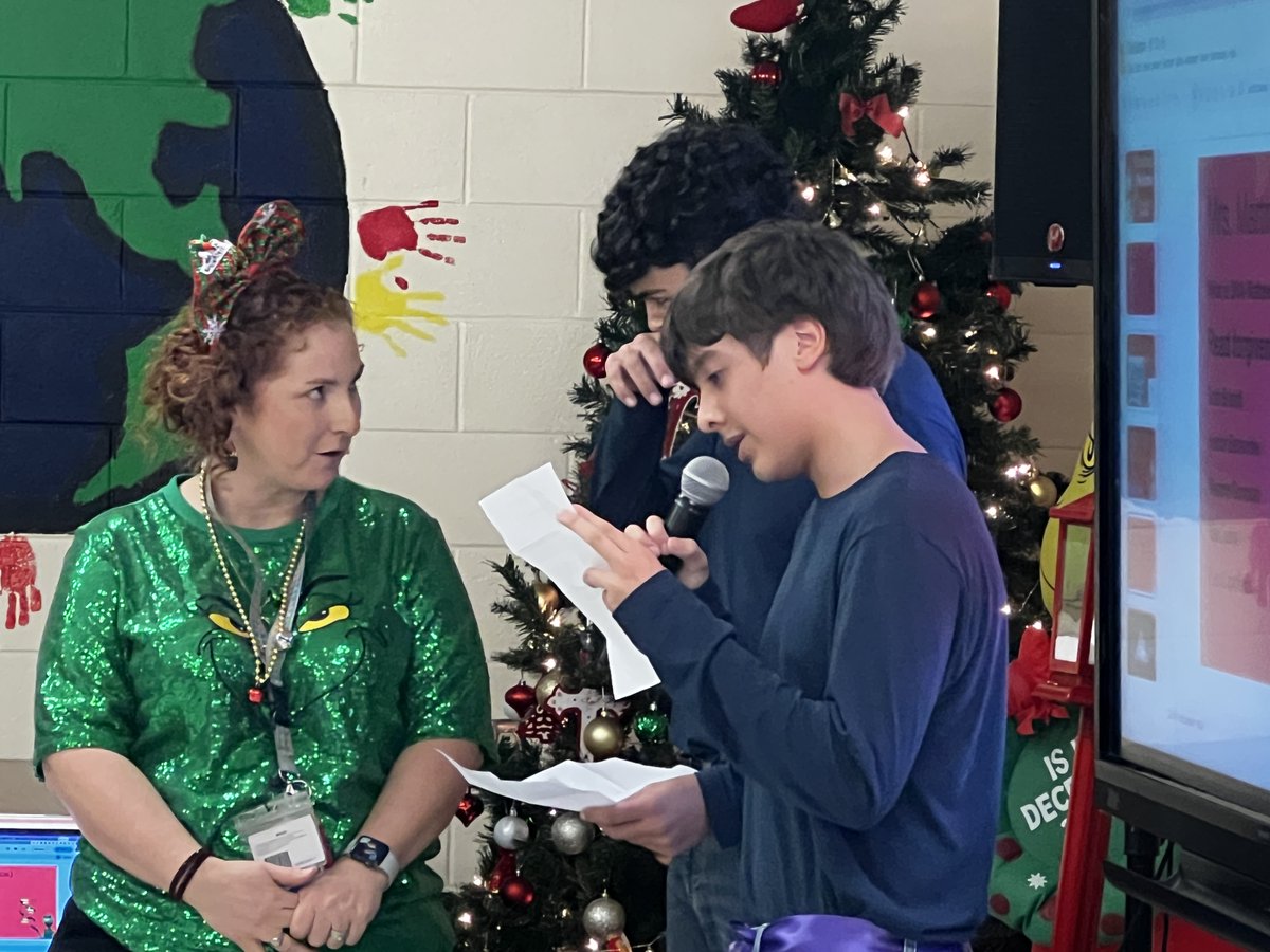DJGaleana7's tweet image. Students and parents had  a wonderful time @IandGCenter this past week as we celebrated and shared the ongoing educational #projects that our students have been working on. @gutiexfer @McAllenISD @CityofMcAllen #studentprojects #positivechange #selfesteem