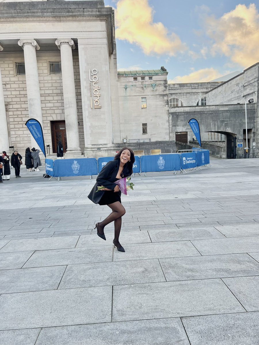 aweleemili's tweet photo. Your girl just graduated with a Master's in Design - Distinction ❤️. Thank you, God, for your love and for always being there https://t.co/rAFg236JIg