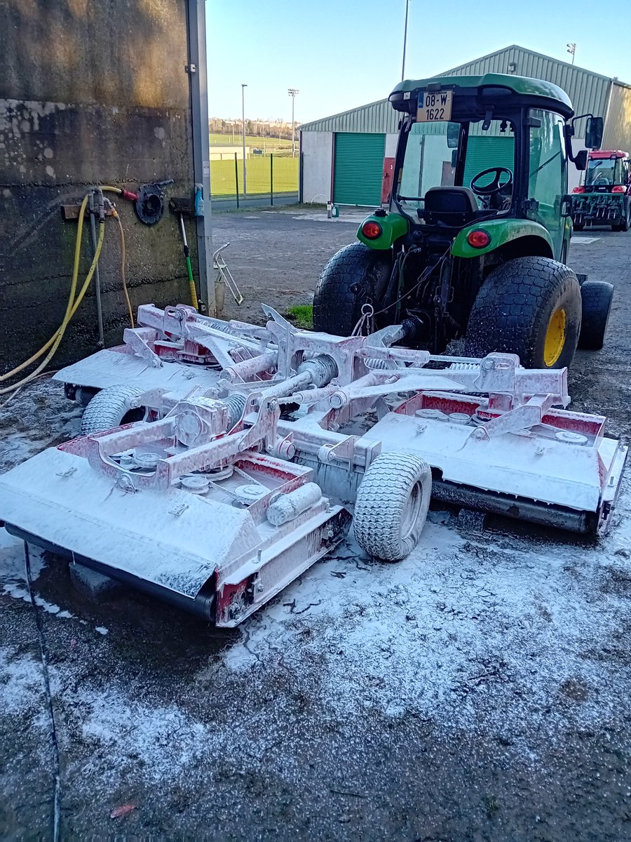 Last full week of the year. Topdressing pitches,replacing parts and washing/greasing/servicing everything all ready for when we return.