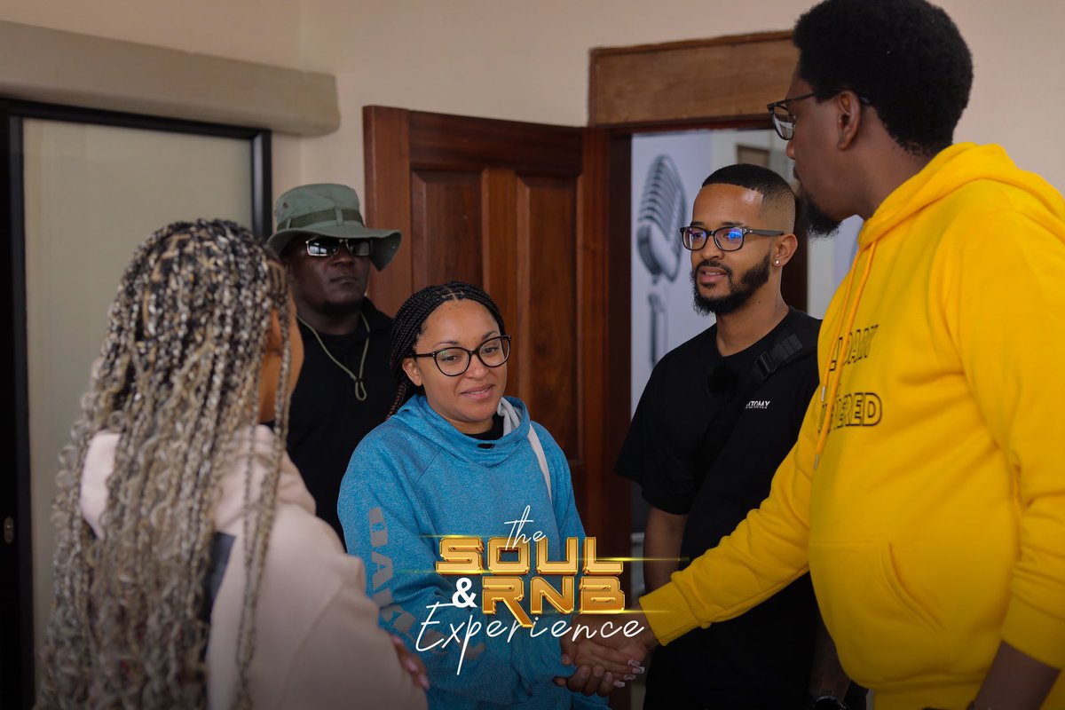 882SanyuFM's tweet photo. Pictorial: Earlier today on the #SanyuFMDriveShow with #DjMilo
#TheSoulAndRnbExperience https://t.co/g3BG9mDUpv