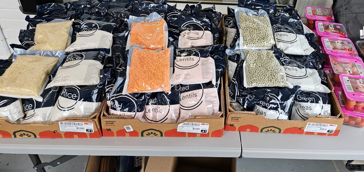 Windsor-Essex EMS along with Global Medics Holiday Hustle and Erie James Produce has made dry goods available to residents of Pelee Island. Items are available on the porch of the Township Office, first come, first serve.