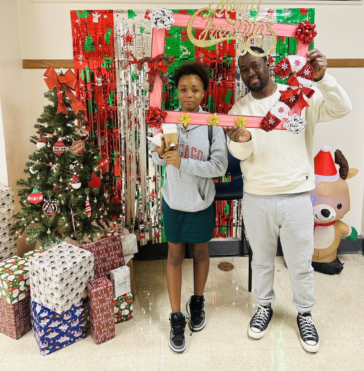 Thank you to the Newcomer Program Families for joining us on this Christmas Night 🎄🪅It was a pleasure spending time with you and knowing that you enjoyed it✨
#Dec17th
#Christmas 
#NewcomerProgram