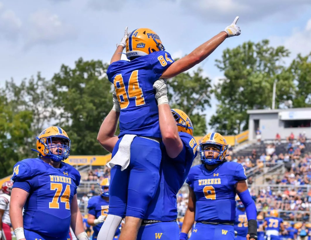 After A conversation with <a href="/CoachJWaters_/">Jordan Waters</a>  I’m blessed to receive my 5th collegiate offer From Widener University! 💙#AGTG