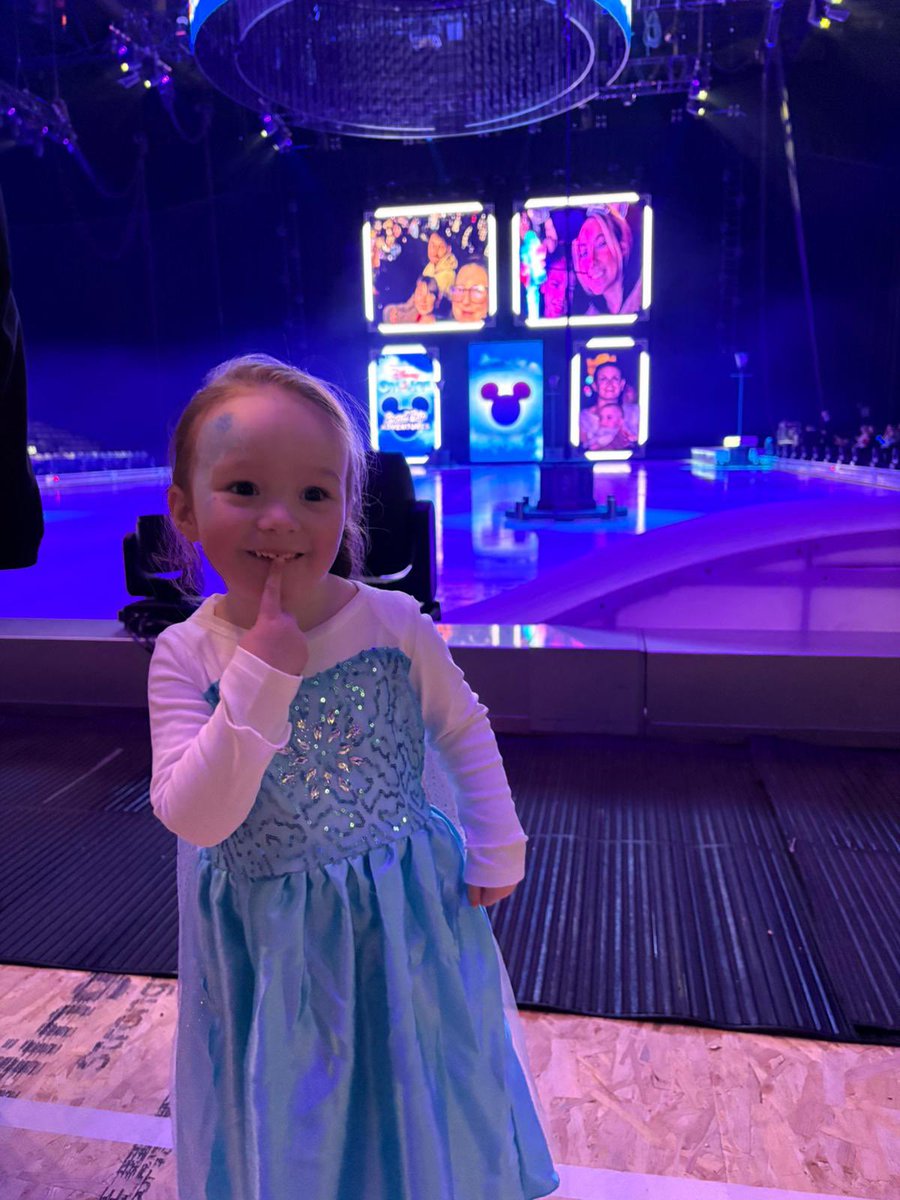 Lynchy_Stryder's tweet photo. @disneyonice @FeldEnt #disneyonice https://t.co/ofMZvGoiY0