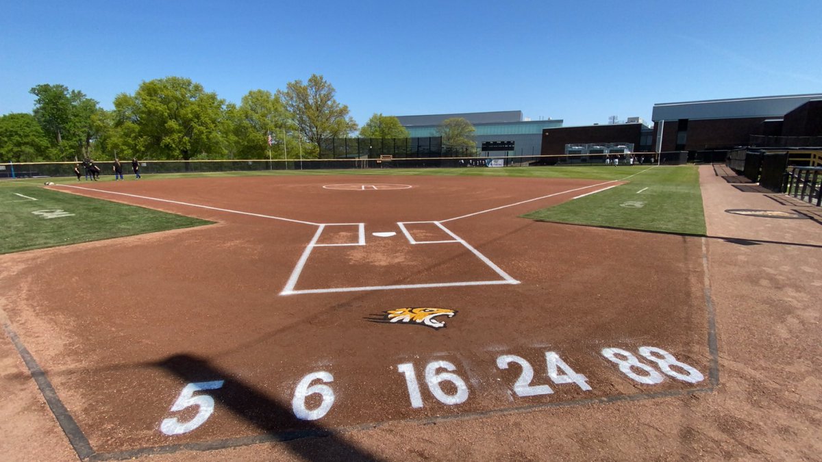 We currently have an open position for a Sports Turf Technician on our staff here at Towson towson.taleo.net/careersection/…
