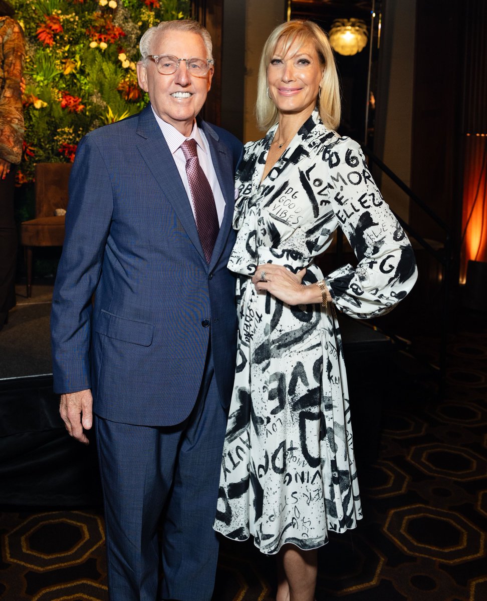 Bay Scholars Founder, Clint Reilly, pictured with his wife, Janet Reilly, at our 11th Annual Giving Thanks by Giving Back 💙💙💙