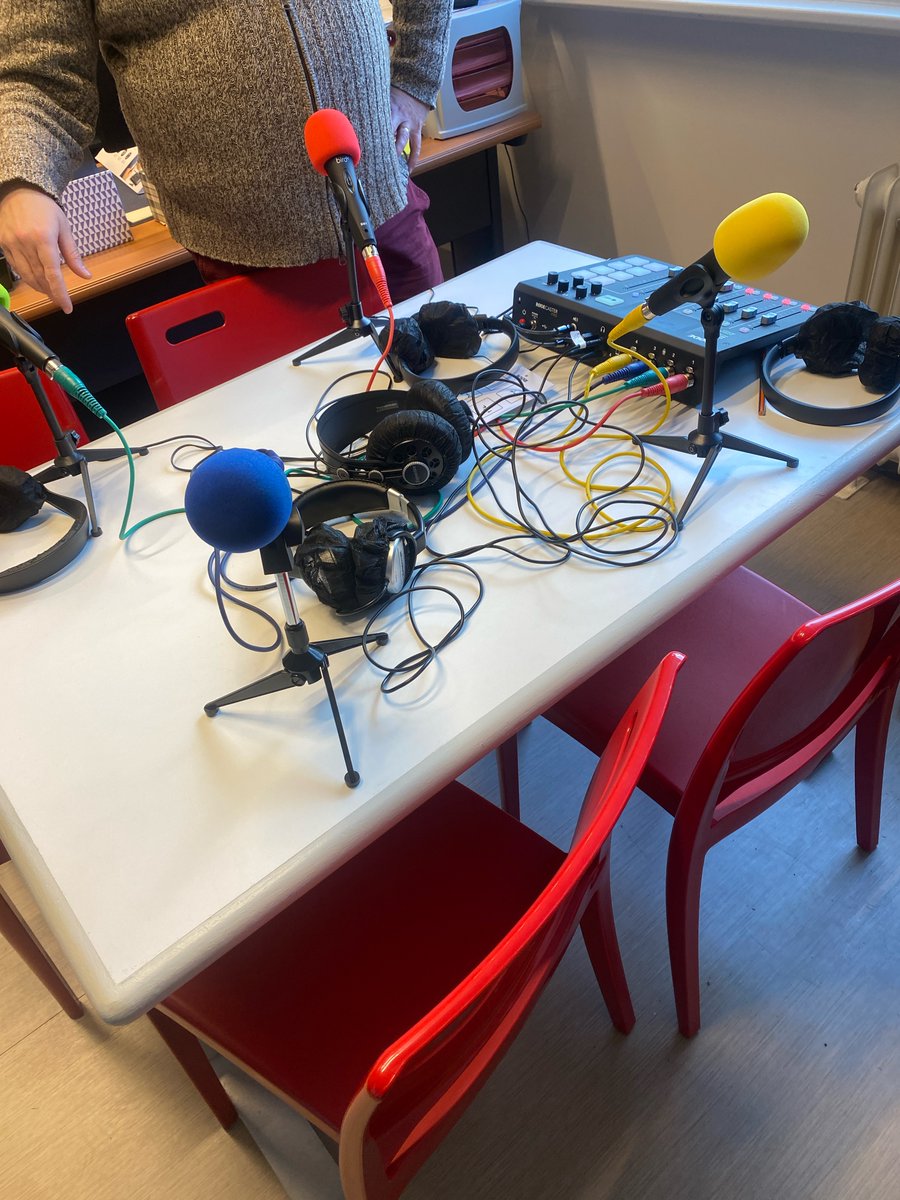 Formation REP+ commune <a href="/Circo_pre16/">CPré16</a> &amp; <a href="/AngoulemeEst/">Circonscription Angoulême Est</a> <a href="/dsden16/">Dasen16</a> <a href="/acpoitiers/">Académie de Poitiers</a>
#MDL #ProductionDEcrits #Oral #EMI
"Valoriser les écrits courts par le #Podcast et la #WebRadio"