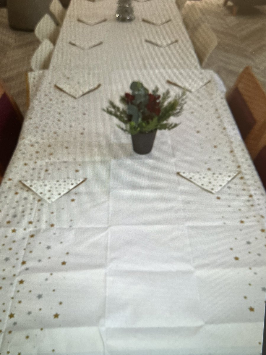 Lauren Owen tweet media