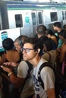 RaimundoFelip94's tweet photo. @PedroRonchi2 Omg estou famoso com minha cara de sofrimento no post https://t.co/gQyFS8Pk3j