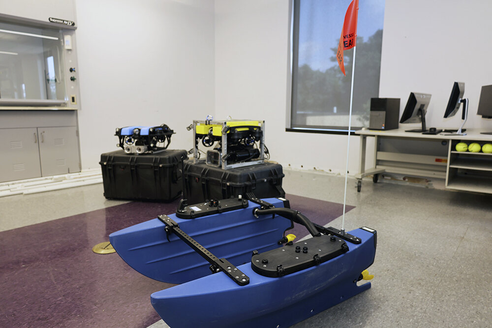 This year, Integer Technologies opened a new office on LSU’s flagship campus to solve national security challenges for maritime &amp; defense industries, starting with a $9.8 million LSU-Integer Navy research contract.

🔗 lsu.edu/mediacenter/ne…

#ScholarshipFirst #WBTTW