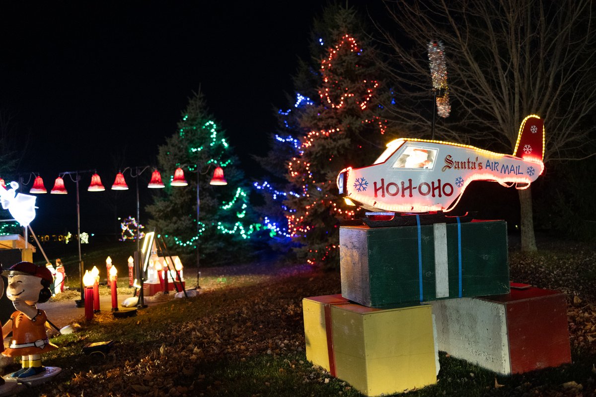 BellevilleON's tweet photo. Festival of Lights | Santa makes his final stop at the Festival of Lights tonight! He will make an appearance from 6:30 to 8 p.m. Stop by, meet Santa and check out all of the holiday lighting displays in the park!

Festival of Lights is located in Jane Forrester Park and is on every night until Jan. 6.