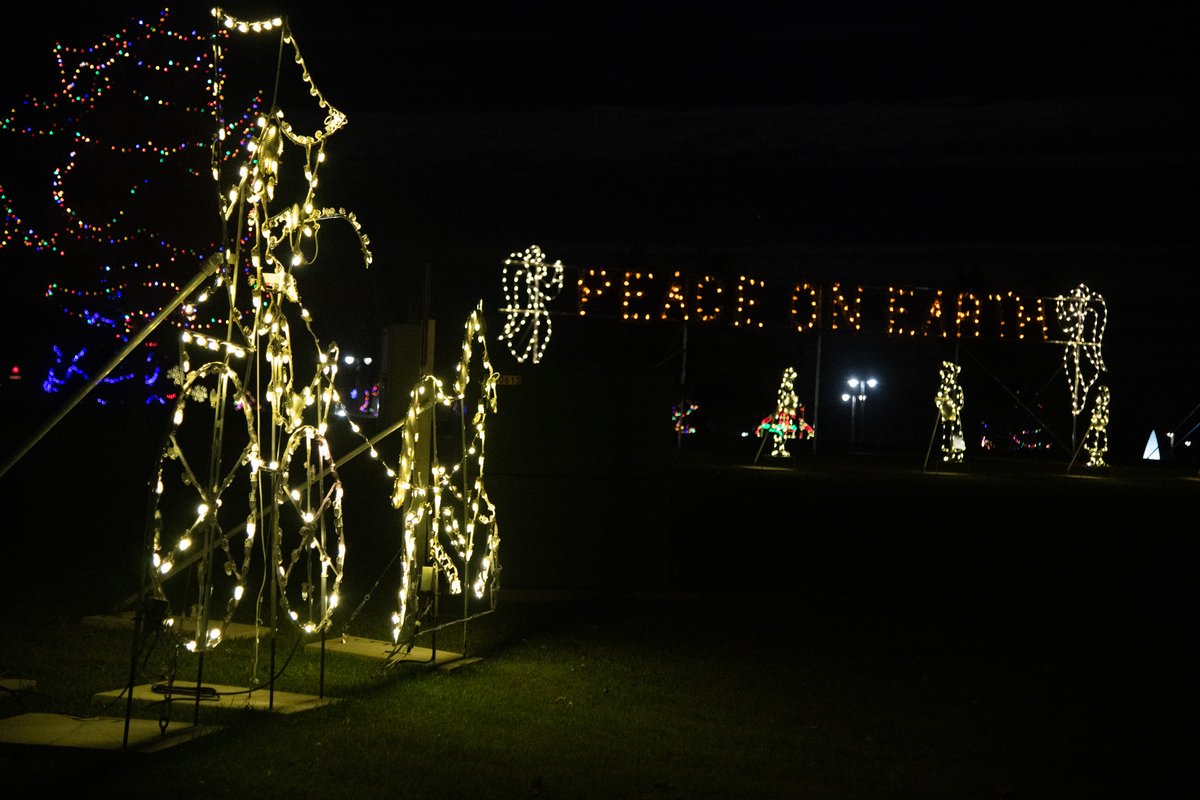 BellevilleON's tweet photo. Festival of Lights | Santa makes his final stop at the Festival of Lights tonight! He will make an appearance from 6:30 to 8 p.m. Stop by, meet Santa and check out all of the holiday lighting displays in the park!

Festival of Lights is located in Jane Forrester Park and is on every night until Jan. 6.