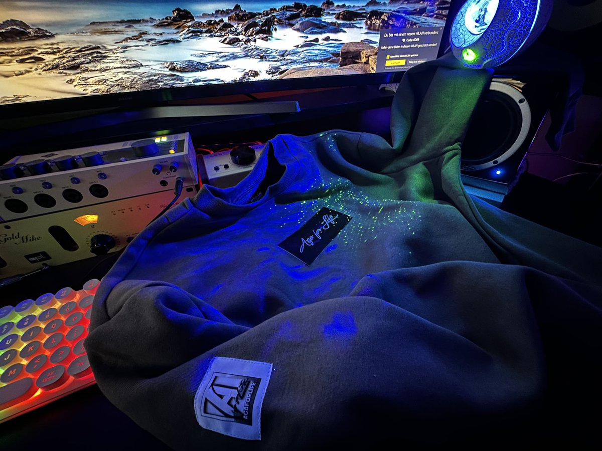 Kraliban's tweet photo. 🎥 Heute war ein krasser Tag im Studio mit meinem Bro Shitman! 💯 Wir haben das Video für seine nächste Single abgedreht – fresher Vibe, krasser Look und Job done. 
#StudioVibes #RapLife #Shitman #NewSingle #ComingSoon #AGA4LIFE #DripCheck #HustleHard #MusicVideo #RealTalk https://t.co/L8bEHo278N