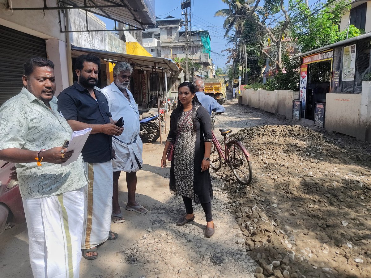 AshaNath_G_S's tweet image. പാപ്പനംകോട് വിശ്വംഭരൻ റോഡിന്റെ ഇന്റർലോക്ക്, റീടാറിങ് വർക്കുകൾ ആരംഭിച്ചു..ഒരുപാട് നാളത്തെ രാഷ്ട്രീയപരമായ ഇടപെടലുകൾ കാരണം വൈകിയ വർക്ക് നഗരസഭ പ്ലാൻ ഫണ്ടിൽ ഉൾപെടുത്തി തുടങ്ങാൻ സാധിച്ചു..🙏🏻.. 
#pappanamcode #TVMCORP #infrastructure #development #bjp #BJP4IND #trivandrum