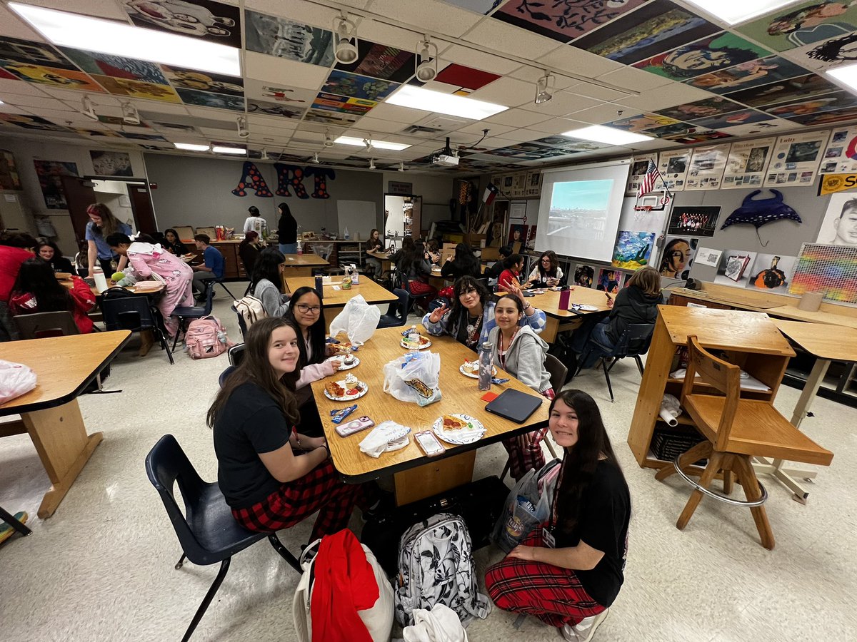 Art Club Christmas Party <a href="/Marcus_HS/">Marcus High School</a> <a href="/MarcusRedNation/">MARCUS RED NATION</a>