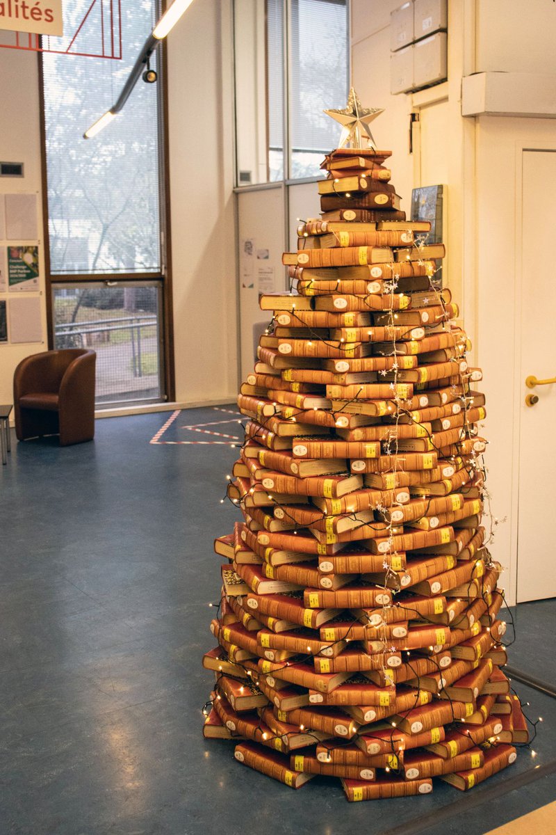 Université Paris Nanterre (@uparisnanterre) on Twitter photo 🎄 L’Université Paris Nanterre ferme administrativement ses portes du 25 décembre 2024 au 1er janvier 2025 inclus. Nous vous souhaitons de très belles fêtes de fin d’année ! ✨
📷 Bravo à la <a href="/BUNanterre/">Compte officiel BU Nanterre</a> pour leur traditionnel sapin de livres qui nous enchante chaque année 🎄 L’Université Paris Nanterre ferme administrativement ses portes du 25 décembre 2024 au 1er janvier 2025 inclus. Nous vous souhaitons de très belles fêtes de fin d’année ! ✨
📷 Bravo à la <a href="/BUNanterre/">Compte officiel BU Nanterre</a> pour leur traditionnel sapin de livres qui nous enchante chaque année