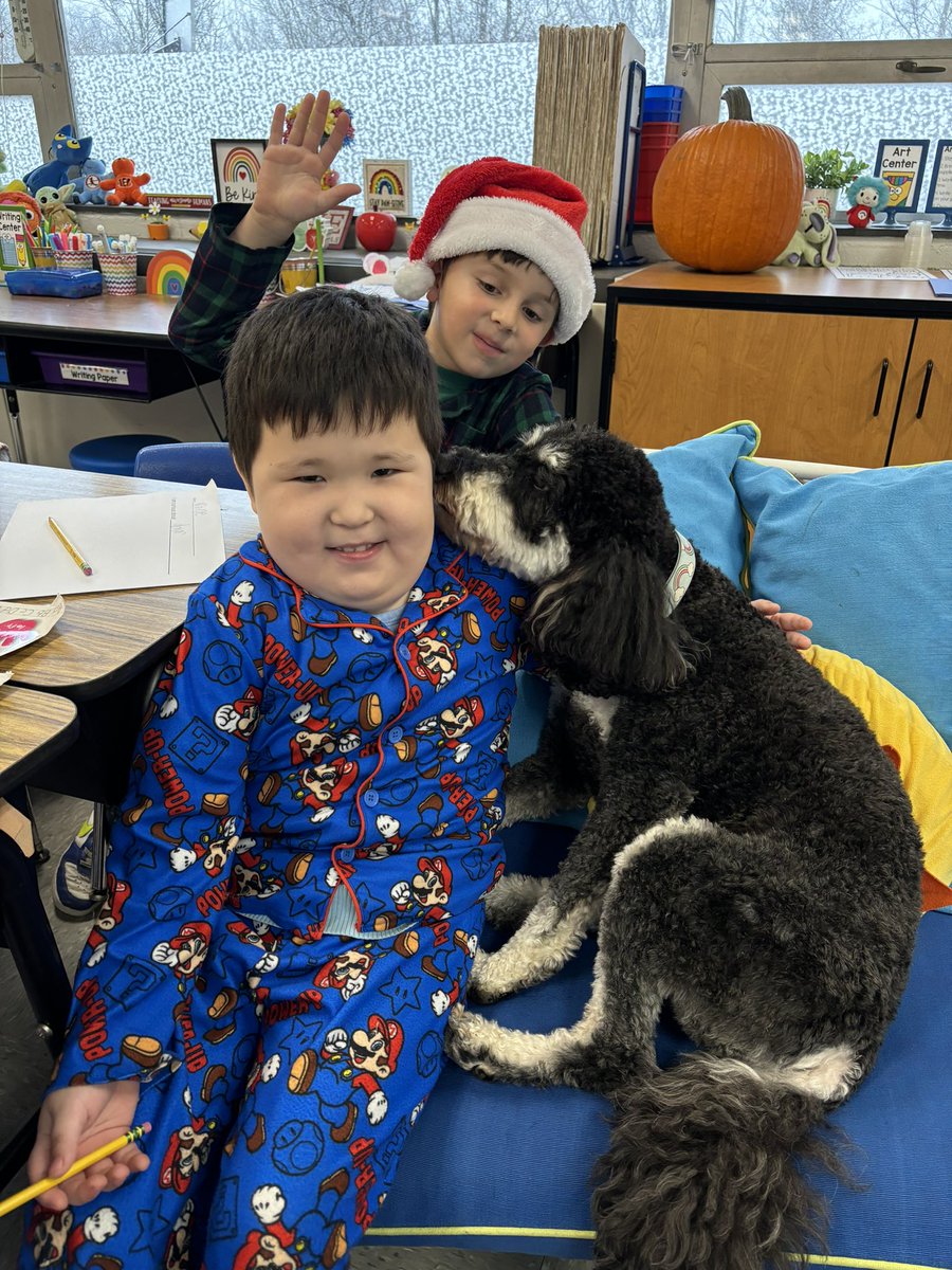 Sunny will miss these kids over break!@Kings_Schools <a href="/JFBKnights/">J.F. Burns Elem</a>