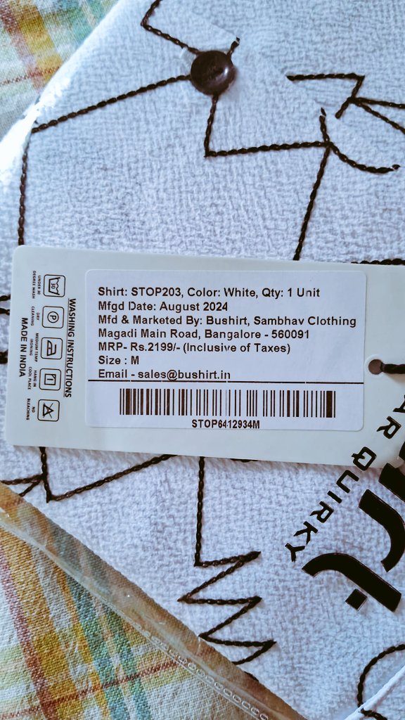 dsvignesh's tweet photo. @bewakoof @bewakoof doesn't have a customer care mobile number to report a complain.Kindly look into the issue and resolve it as soon as possible. product name:BUSHIRT MenLilac polo  T-shirt,order#99450222,Ticket ID 3086916. I have attached a single wrong item picture and delivery cover https://t.co/MNuqcdHdr0