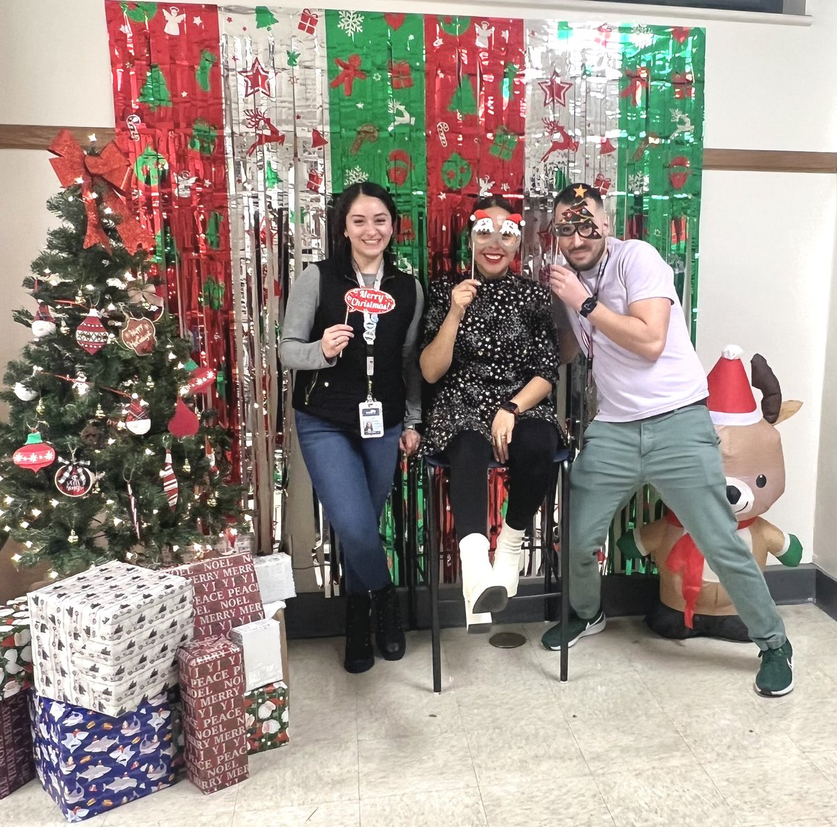 Newcomer Christmas night 🎄 with families and staff ✨
#NewcomerProgram
#Christmasevent