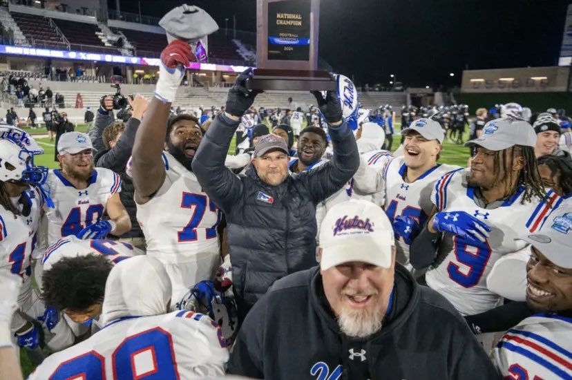 what a group of guys grateful for my time at hutch #JUCOPRODUCT  #BDE