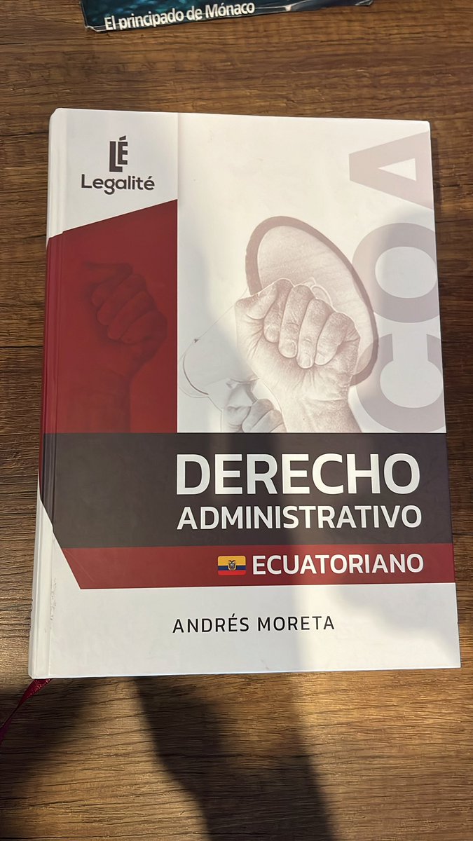 <a href="/Cristhian7369/">Cristhian Benalcázar Oña</a> En mi web están publicados de forma gratuita mis 2 primeros libros 📕 escuelalegalite.com/biblioteca/

Sin embargo, en mi último libro “Derecho Administrativo Ecuatoriano” profundizo más en cada tema y corrijo algunos puntos de libros anteriores. El último no está liberado y lo puedes