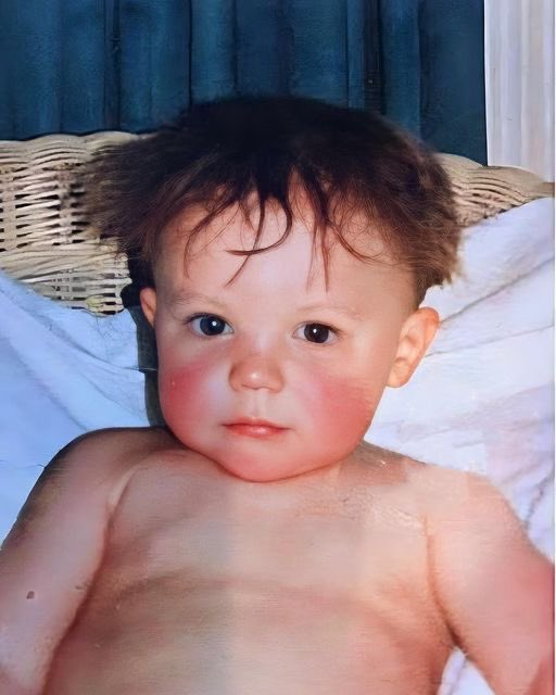 LouisTSpainNews's tweet photo. En 4 días, Louis cumplirá 33 años! 🥳💔 https://t.co/Pej9FtqR4i