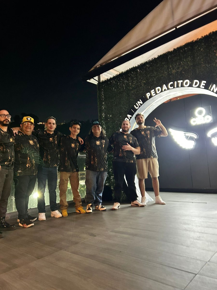 El día de ayer disfrutamos de nuestro compartir de fin de año en Mookah, de la ciudad de Caracas 🇻🇪 🌃 

Fue un momento para celebrar nuestros logros, aprendizaje y el crecimiento que nos ha dejado este año 💛

La familia ha crecido y lo celebramos 🎉

#4yearsFeelingTheFusion
