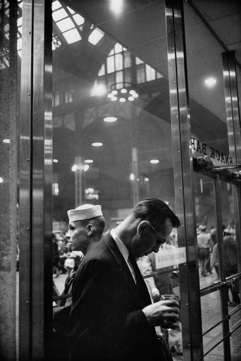 Bertrom's tweet photo. Louis Stettner.

Penn Station.
New York.

1958.

Of the mood of the time, he said, “It was after the war. We worked together in the war, like working in a factory. There was much more of a communal spirit that existed then.” https://t.co/gXnfOSV8GO