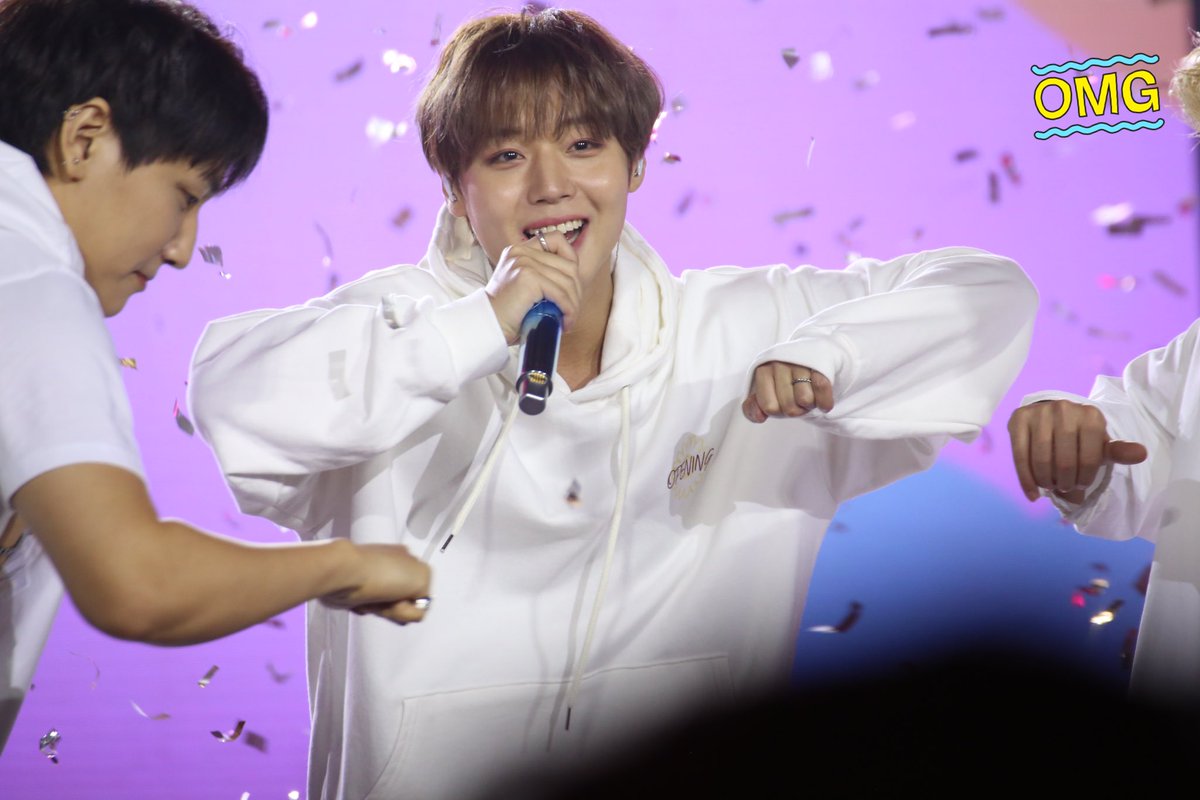 piiiseyooo's tweet photo. 241220 박지훈 팬미팅 in Vietnam🇻🇳
 #PARKJIHOONinVIETNAM  
 #박지훈 https://t.co/jEZa9X3pQn