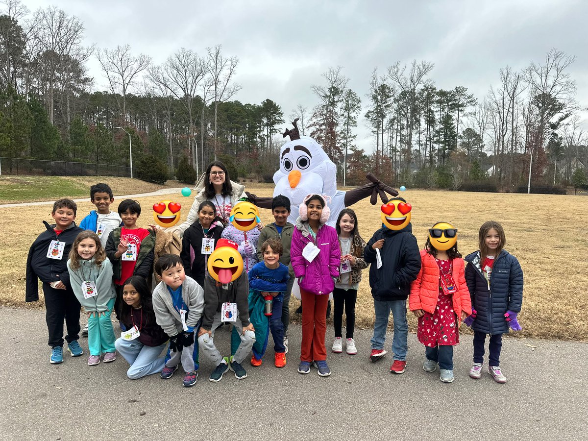 Jingle Bell Run! I love this yearly tradition at <a href="/WhiteOakElem/">White Oak Elementary</a> Our specialist team is so awesome — thank you! ❤️🎄