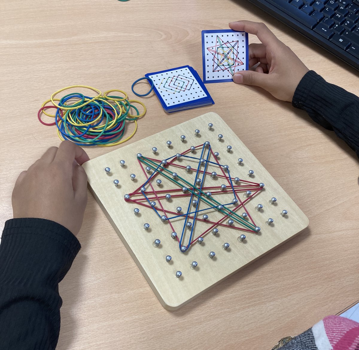 Les cycles 3 de l'école du Bld Richet aux ateliers du jeudi du Labo Maths du <a href="/LumiereLycee/">Lycée Lumière</a>. 
<a href="/DelphineRaba/">Delphine Raba</a> <a href="/DSDEN70/">DSDEN de la Haute-Saône</a> <a href="/FiletPierre/">Pierre Filet</a>