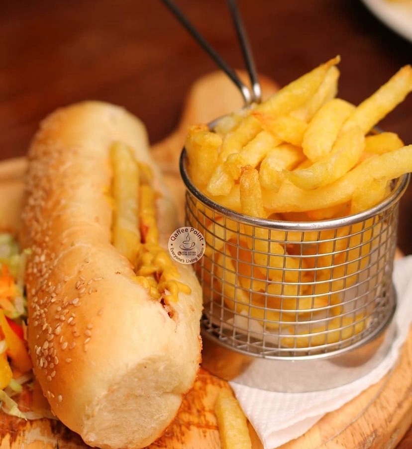 qaffeepoint's tweet image. Craving a quick bite? 🌭🍟 Head over to Qaffee Point for a delicious hotdog paired with crispy French fries! Perfect for a light dinner. 😊 #FoodieFinds #QuickBite #QaffeePointDelight