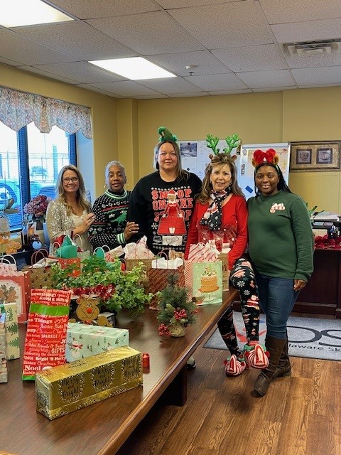 DelawareSkills's tweet photo. As we wrap up another year, we want to take a moment to wish our students & staff a safe & joyous holiday season! May the New Year bring even more opportunities to learn and grow. Enjoy your well-deserved break! #DSCWORKS #ADULTEDWORKS #NCCVTWORKS #MAKEITHAPPEN #UNLOCKYOURFUTURE https://t.co/xWw40LnLLh
