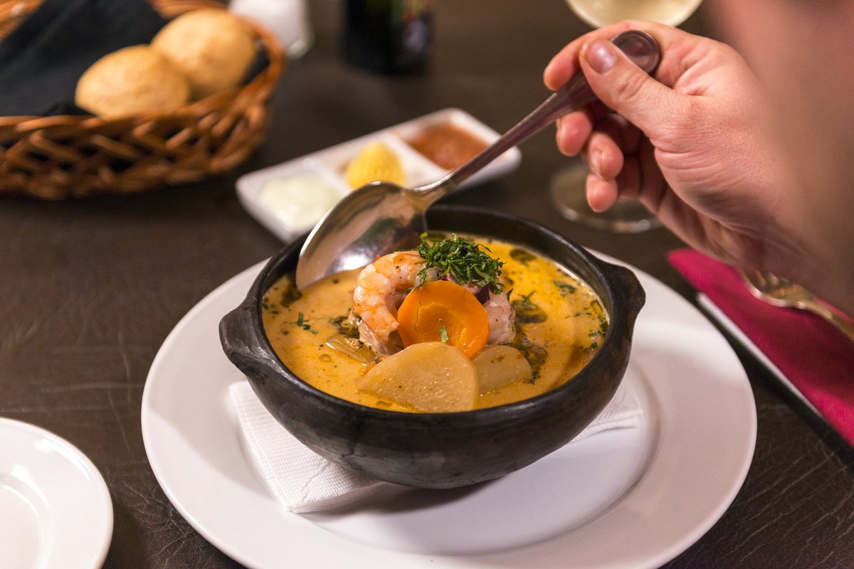 <a href="/SernaturMaule/">Sernatur Maule</a> <a href="/DPRMaule/">Delegación Presidencial Regional del Maule</a> <a href="/EconomiaMaule/">Seremi de Economía Maule</a> <a href="/VoceriaMaule/">Vocería de Gobierno Maule</a> <a href="/subturismo/">Subsecretaría de Turismo</a> <a href="/meconomia/">Ministerio de Economía, Fomento y Turismo</a> La campaña ‘El Maule te espera’ resalta los distintos atractivos de la región: 
🏔️ Naturaleza 
🥘 Tradición cultural y gastronomía 
😍 Destinos emblemáticos: costa del Maule, Radal Siete Tazas, Curicó y sus alrededores, Talca y la Ruta Pehuenche y los circuitos termales.