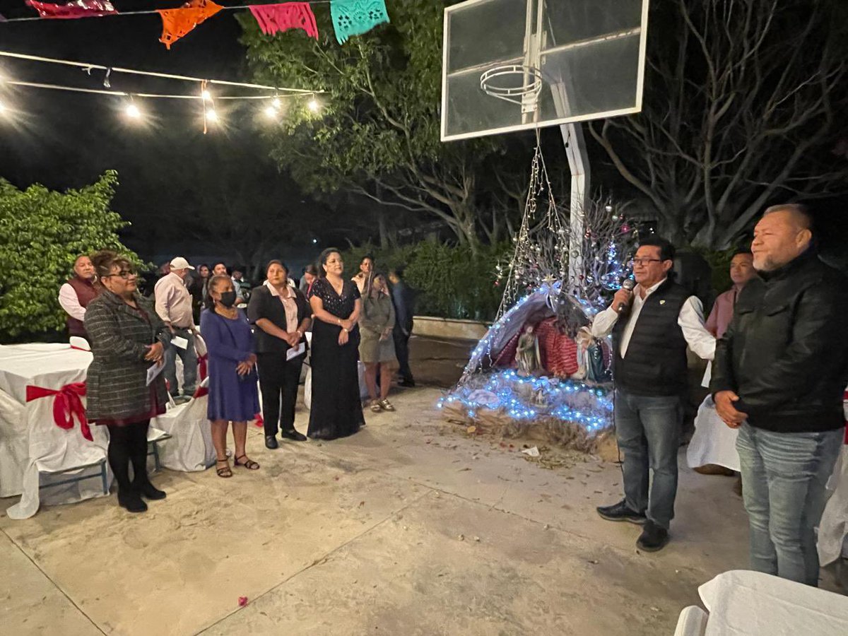 SoyPavelGaspar's tweet image. 🎄✨ Celebramos la Navidad con mi gran equipo. Agradezco su dedicación y apoyo. ¡Sigamos unidos hacia un 2025 lleno de éxitos! 💪❤️ #TrabajoEnEquipo #EspírituNavideño