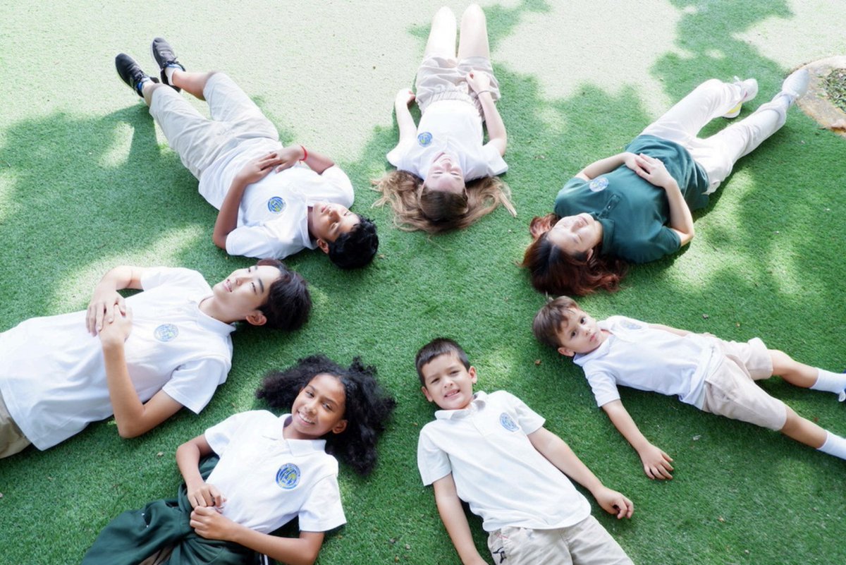 SearchAssociates tweet media