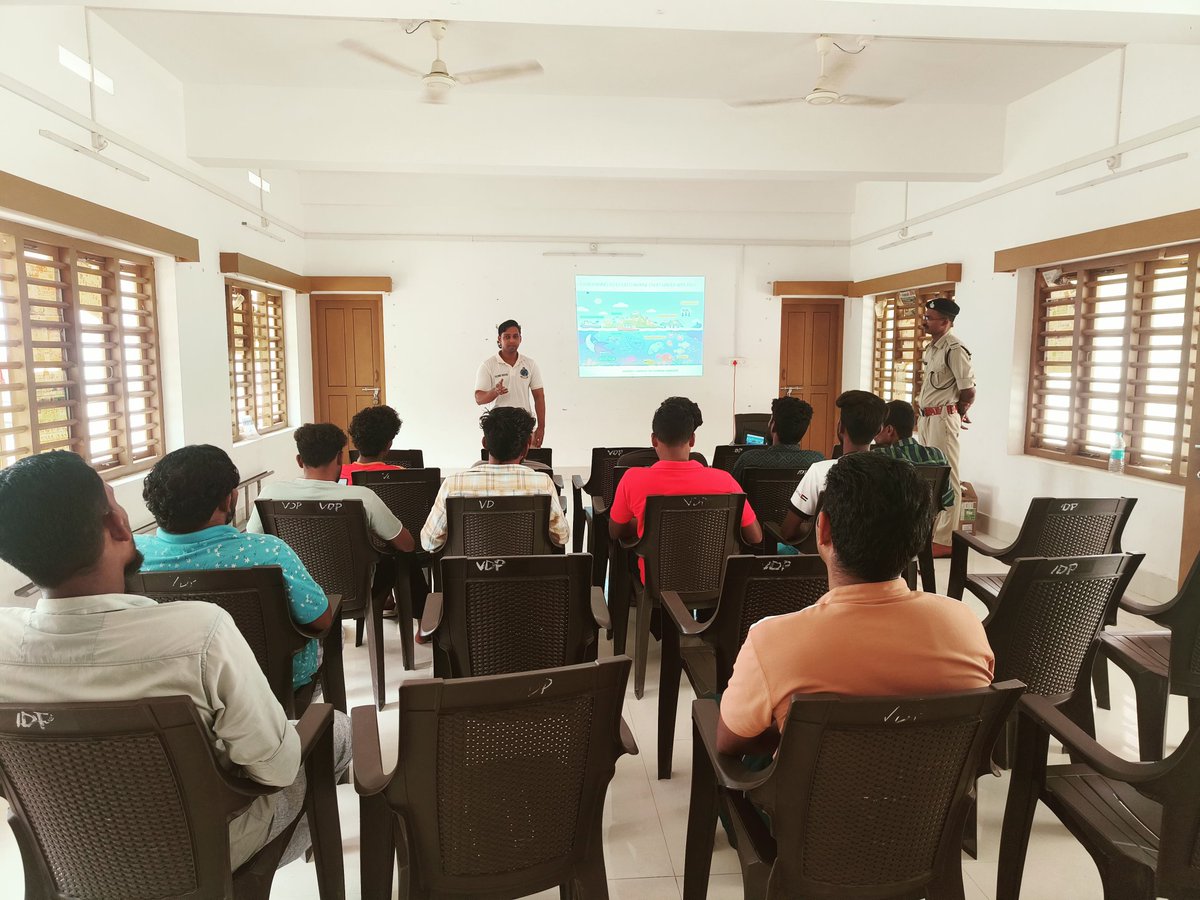 Fisheries_UTLA's tweet photo. @LakshadweepEnvF conducted an  awareness program on the conservation of protected marine wildlife vth @Fisheries_UTLA n #Kitan. This initiative has sensitized the fisherfolk, highlighting the critical need for marine conservation and protection of biodiversity 🌊🐢 https://t.co/rC5b9VlOCA