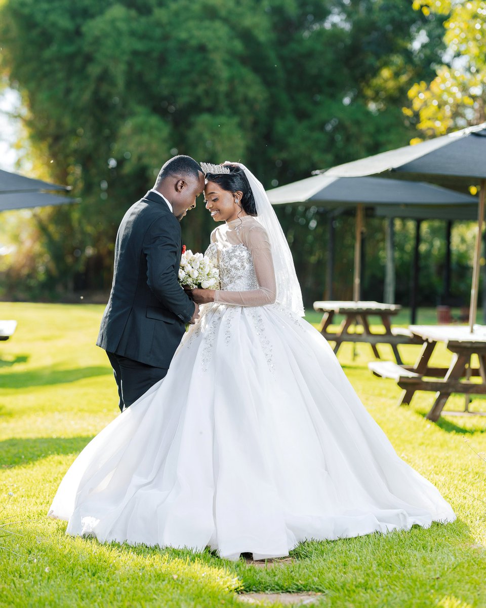TukeniStudio's tweet photo. Congratulations Kudzai and Rutendo

Photography | @TukeniStudio https://t.co/bR6z4rxVnL