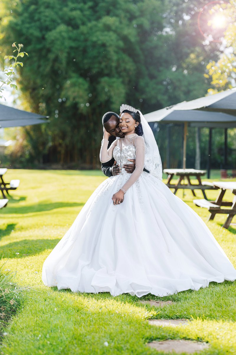 TukeniStudio's tweet photo. Congratulations Kudzai and Rutendo

Photography | @TukeniStudio https://t.co/bR6z4rxVnL