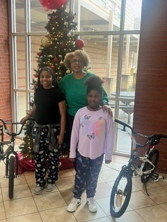BhamCitySchools's tweet photo. Students with perfect or good attendance at Glen Iris, Oliver and Tuggle had the chance to win a bicycles and other prizes. Congratulations kids! #SuccessStartsHere https://t.co/Ithey4HRu1