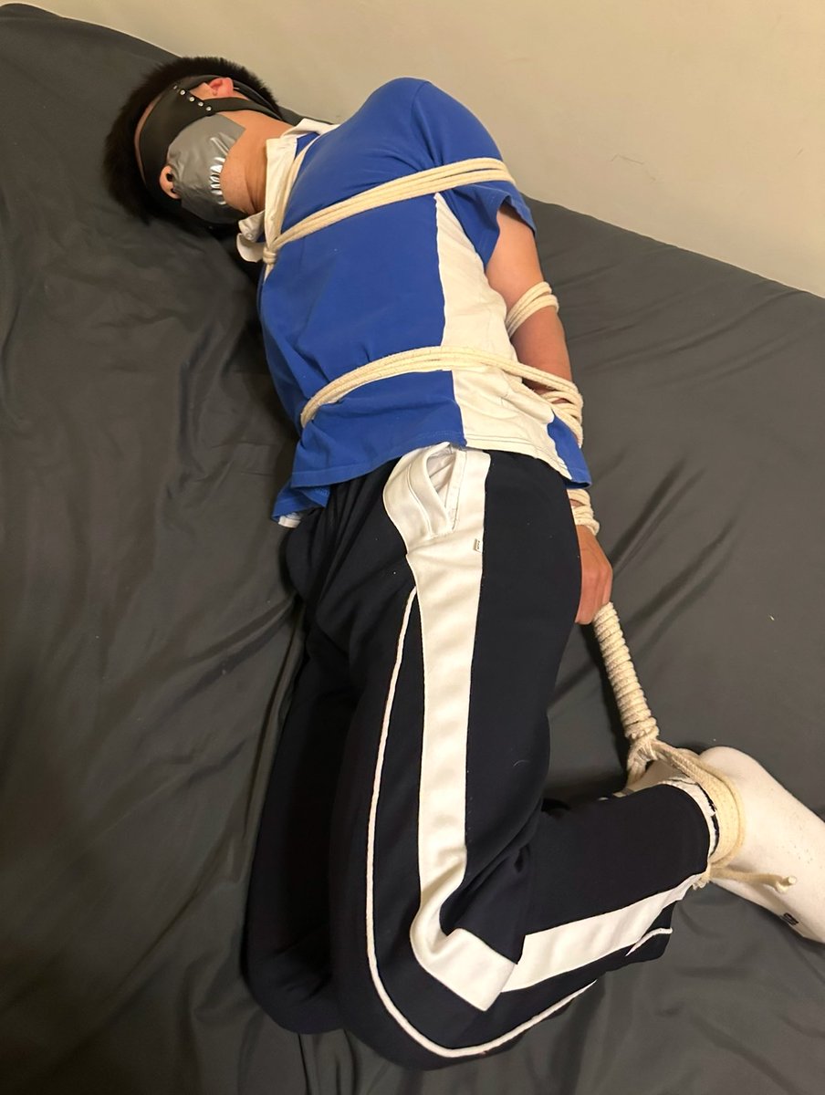 b09816020's tweet photo. 洗完澡自己默默的拿出一套衣服許願到底是什麼概念🤔

@MasterBait87 https://t.co/G27powMVo5