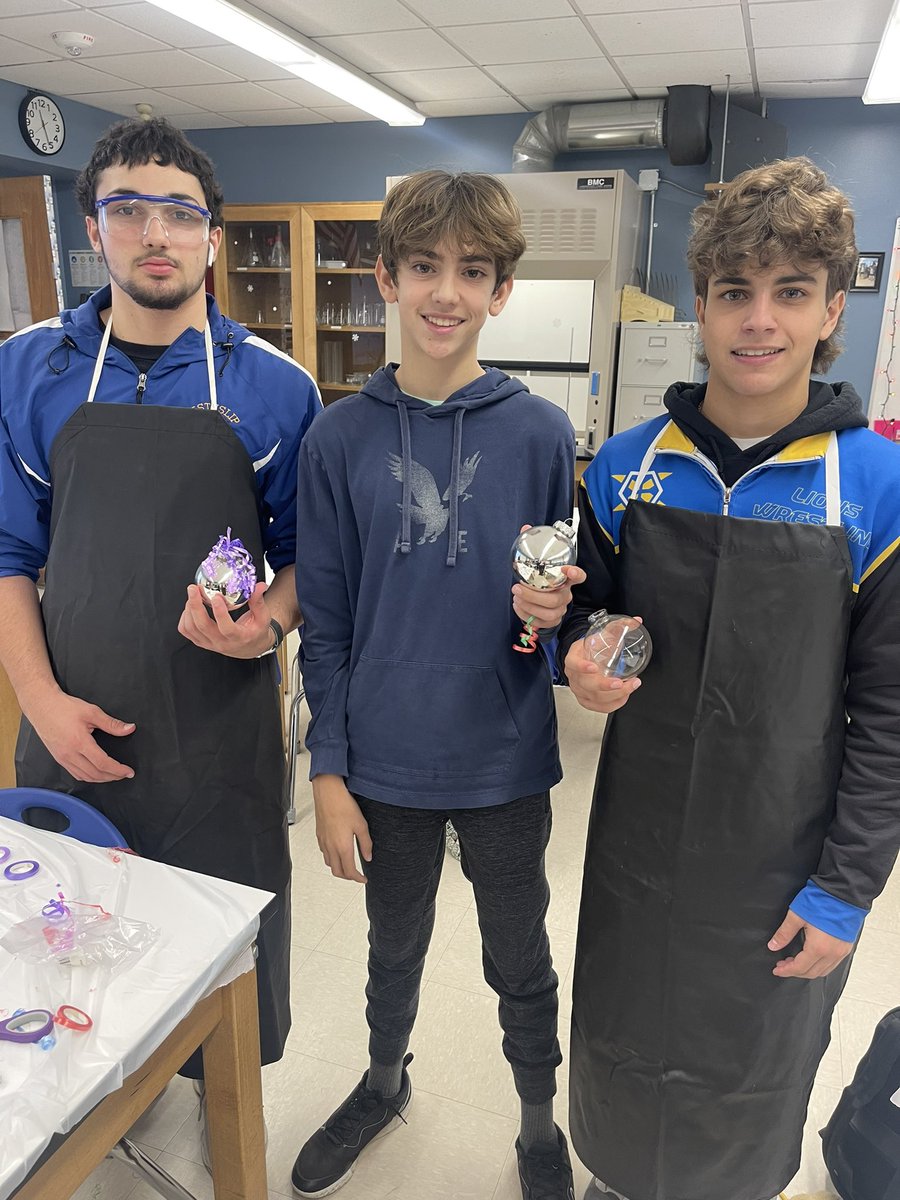 Day before HOLIDAY BREAK means ORNAMENT MAKING!! 🥽🩶 #WIProud #HappyHolidays #YayyyyyBREAK!