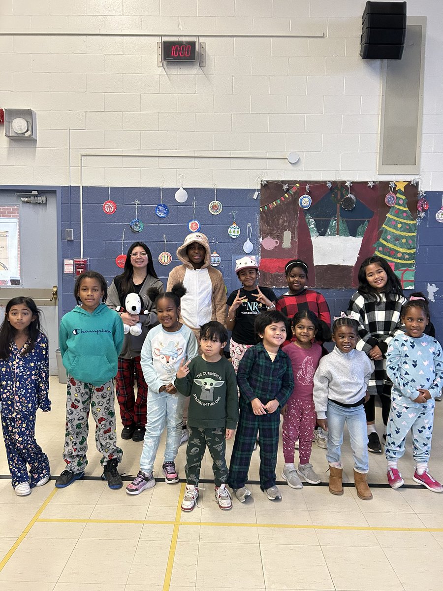 Recognizing the virtue of Charity… congratulations to this month’s recipients! <a href="/ms_musc/">Giovanna</a> <a href="/TCDSB/">Toronto Catholic District School Board</a>_PAguiar @TCDSB